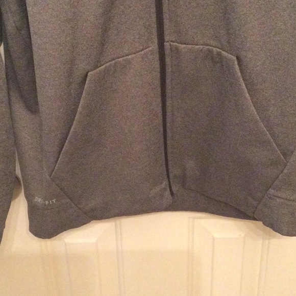Nike dri-fit hooded jacket - Picture 2 of 4